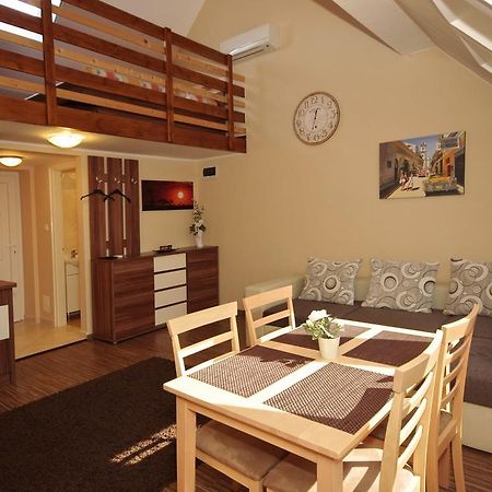Gyulai Brill Apartman Bagian luar foto