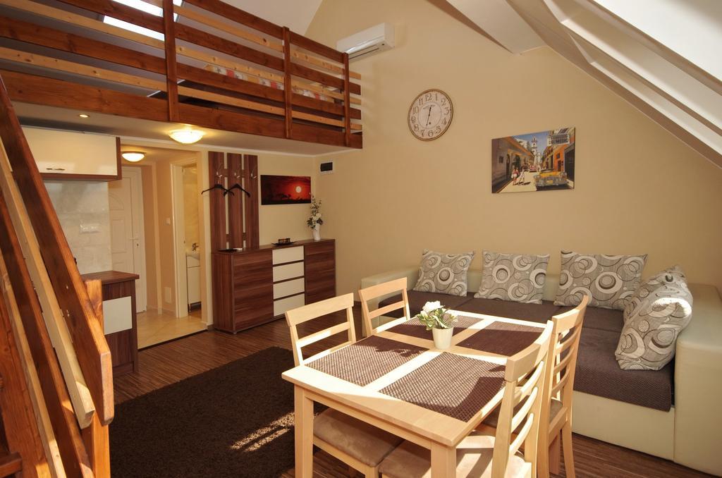 Gyulai Brill Apartman Bagian luar foto