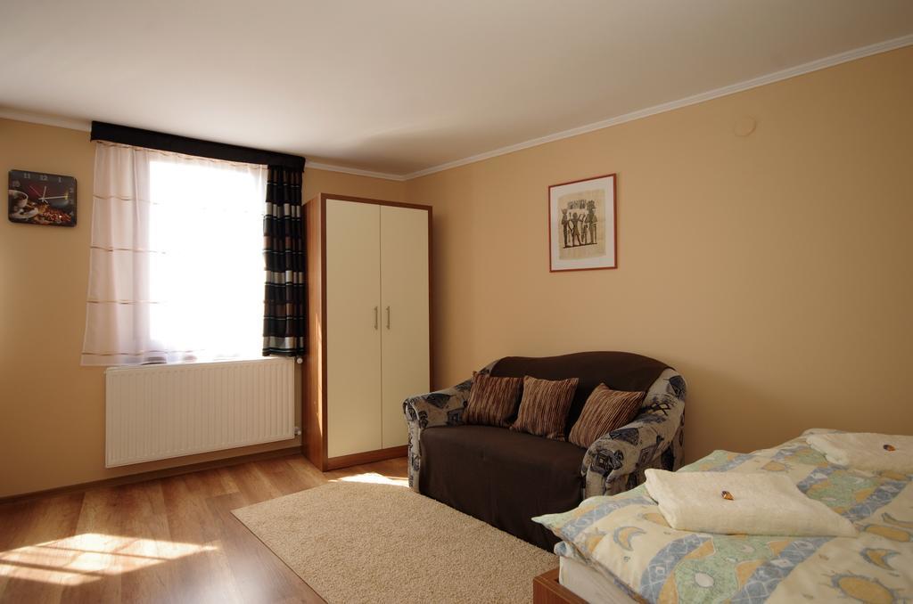 Gyulai Brill Apartman Bagian luar foto